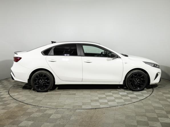Kia Cerato IV Рестайлинг с пробегом 2022 года, цена 2 199 700 рублей, 49899 км, седан, Автокод Объявления