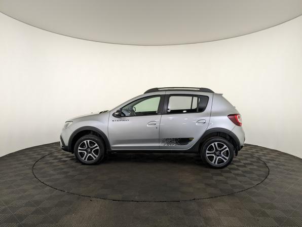 Renault Sandero II Рестайлинг с пробегом 2022 года, цена 1 470 000 рублей, 24650 км, хэтчбек, Автокод Объявления