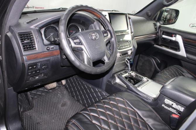 Toyota Land Cruiser 200 Series Рестайлинг 2 с пробегом 2018 года, цена 6 250 000 рублей, 283500 км, внедорожник, Автокод Объявления