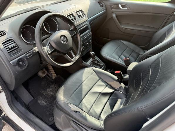 Skoda Yeti I Рестайлинг с пробегом 2014 года, цена 985 000 рублей, 207350 км, внедорожник, Автокод Объявления