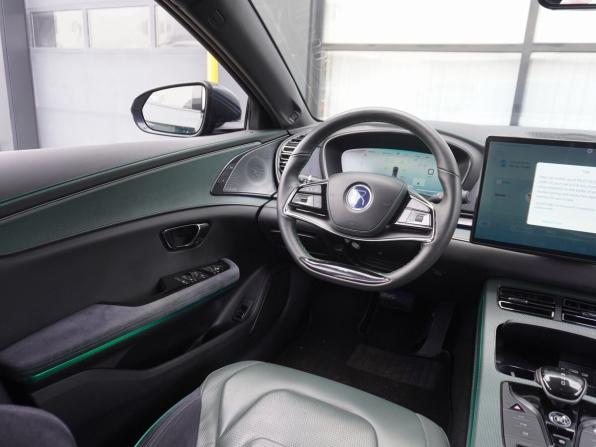 BYD Han I Рестайлинг с пробегом 2022 года, цена 3 650 000 рублей, 75800 км, седан, Автокод Объявления