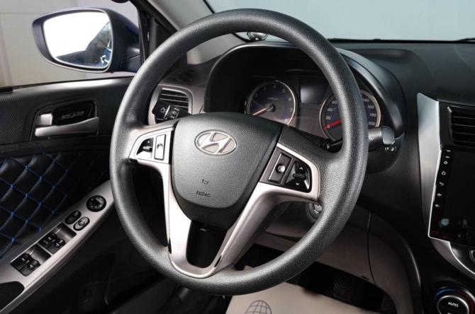 Hyundai Solaris I Рестайлинг с пробегом 2016 года, цена 1 019 000 рублей, 178000 км, седан, Автокод Объявления