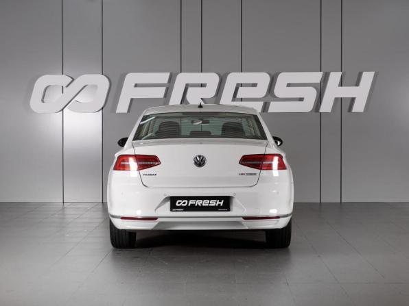 Volkswagen Passat B8 с пробегом 2015 года, цена 1 819 000 рублей, 255551 км, седан, Автокод Объявления