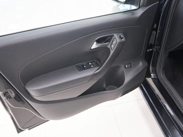 Volkswagen Polo V с пробегом 2014 года, цена 728 000 рублей, 130314 км, седан, Автокод Объявления