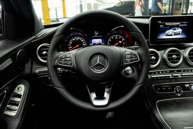 Mercedes-Benz C-Класс IV (W205) с пробегом 2017 года, цена 1 899 000 рублей, 183672 км, седан, Автокод Объявления