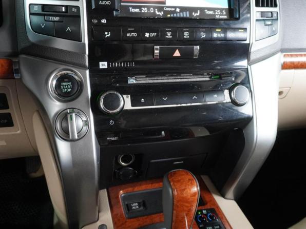 Toyota Land Cruiser 200 Series Рестайлинг 1 с пробегом 2013 года, цена 3 729 000 рублей, 291051 км, внедорожник, Автокод Объявления