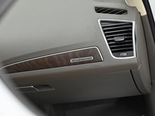 Audi Q5 I (8R) Рестайлинг с пробегом 2015 года, цена 2 049 000 рублей, 103000 км, внедорожник, Автокод Объявления