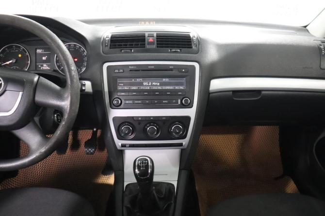 Skoda Octavia II (A5) Рестайлинг с пробегом 2011 года, цена 500 000 рублей, 279329 км, лифтбек, Автокод Объявления