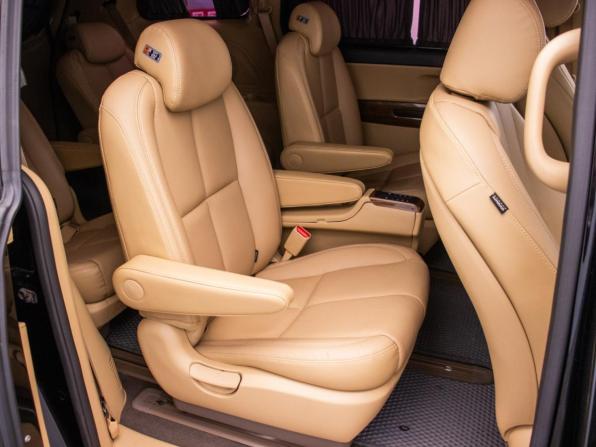 Kia Carnival III с пробегом 2016 года, цена 2 410 000 рублей, 122470 км, минивэн, Автокод Объявления