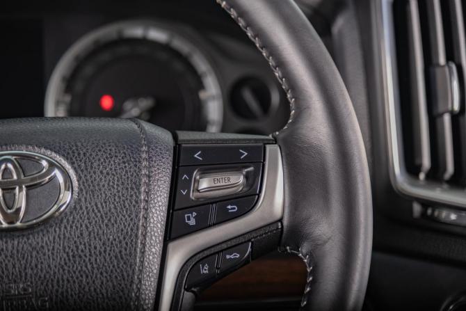 Toyota Land Cruiser 200 Series Рестайлинг 2 с пробегом 2018 года, цена 6 699 000 рублей, 155000 км, внедорожник, Автокод Объявления