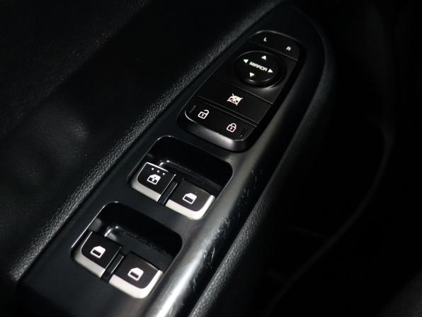 Kia Rio IV с пробегом 2018 года, цена 1 075 000 рублей, 266000 км, седан, Автокод Объявления