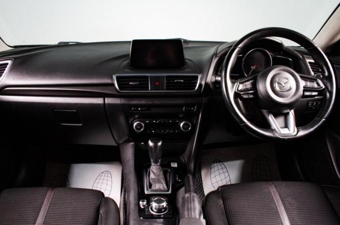 Mazda Axela III Рестайлинг с пробегом 2018 года, цена 1 479 000 рублей, 159000 км, седан, Автокод Объявления