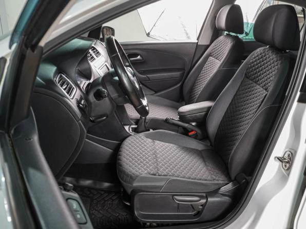 Volkswagen Polo V Рестайлинг с пробегом 2018 года, цена 1 339 000 рублей, 106350 км, седан, Автокод Объявления