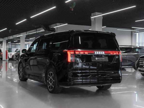 Zeekr 009 I Рестайлинг с пробегом 2024 года, цена 9 550 000 рублей, 68760 км, минивэн, Автокод Объявления