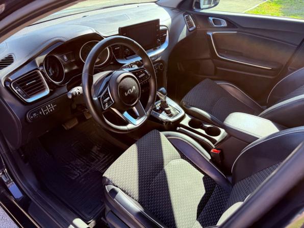 Kia Ceed III Рестайлинг с пробегом 2023 года, цена 2 250 000 рублей, 32485 км, универсал, Автокод Объявления