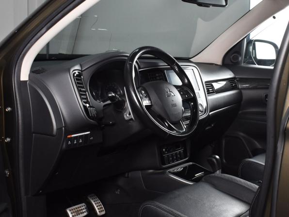 Mitsubishi Outlander III Рестайлинг 2 с пробегом 2018 года, цена 2 599 995 рублей, 178929 км, внедорожник, Автокод Объявления
