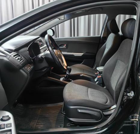 Kia Rio III Рестайлинг с пробегом 2015 года, цена 1 049 000 рублей, 106064 км, хэтчбек, Автокод Объявления