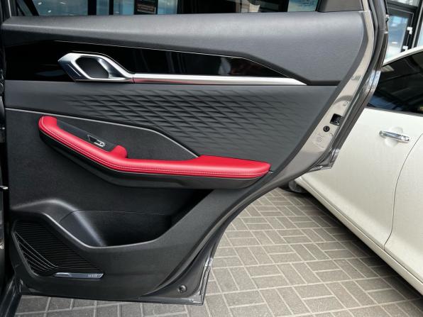 Geely Coolray I Рестайлинг с пробегом 2024 года, цена 2 279 999 рублей, 27675 км, внедорожник, Автокод Объявления