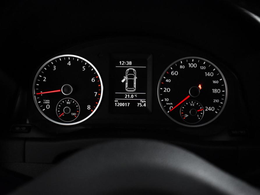 Volkswagen Tiguan I Рестайлинг Санкт-Петербург  - изображение 18