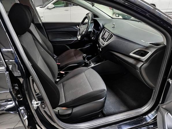 Hyundai Solaris II с пробегом 2019 года, цена 1 080 000 рублей, 190162 км, седан, Автокод Объявления