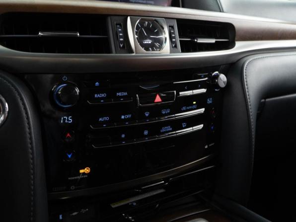 Lexus LX III Рестайлинг 2 с пробегом 2016 года, цена 7 509 050 рублей, 134379 км, внедорожник, Автокод Объявления
