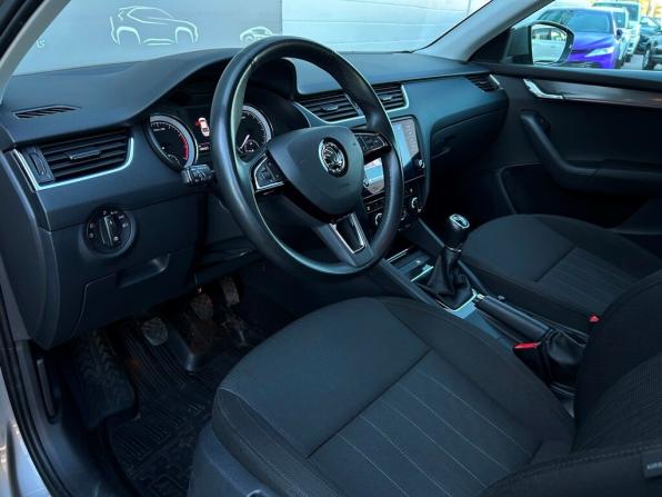 Skoda Octavia III (A7) Рестайлинг с пробегом 2017 года, цена 1 468 700 рублей, 184423 км, лифтбек, Автокод Объявления
