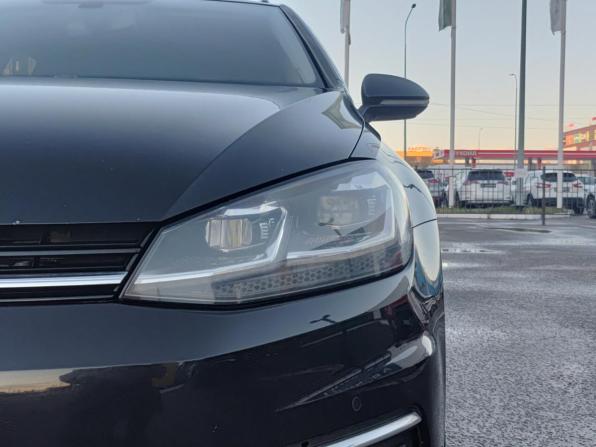 Volkswagen Golf VII Рестайлинг с пробегом 2018 года, цена 1 820 000 рублей, 267205 км, универсал, Автокод Объявления