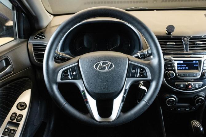 Hyundai Solaris I Рестайлинг с пробегом 2015 года, цена 939 000 рублей, 229775 км, седан, Автокод Объявления