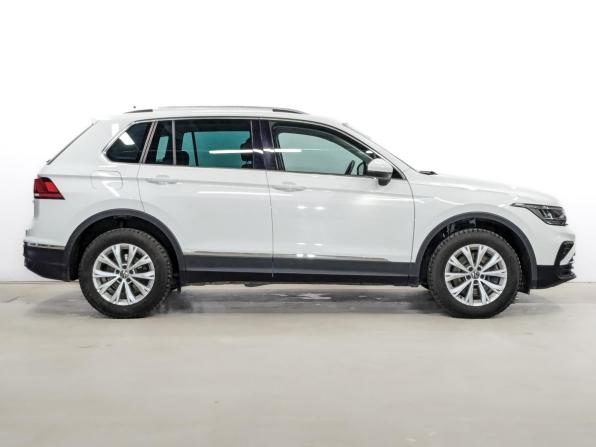 Volkswagen Tiguan II Рестайлинг с пробегом 2021 года, цена 3 150 000 рублей, 52829 км, внедорожник, Автокод Объявления