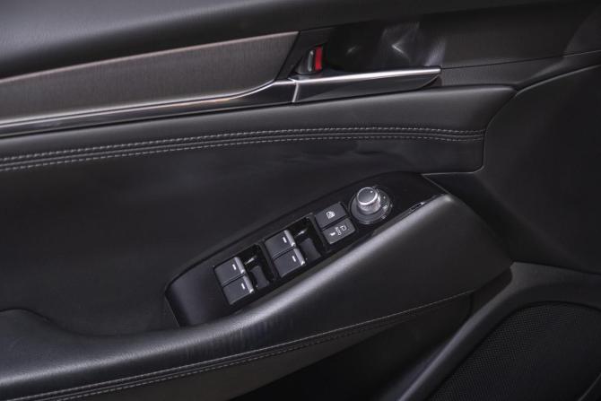 Mazda 6 III (GJ) Рестайлинг 2 с пробегом 2020 года, цена 2 569 000 рублей, 23500 км, седан, Автокод Объявления