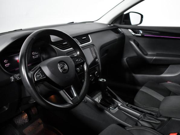 Skoda Octavia III (A7) Рестайлинг с пробегом 2018 года, цена 1 490 000 рублей, 198000 км, лифтбек, Автокод Объявления