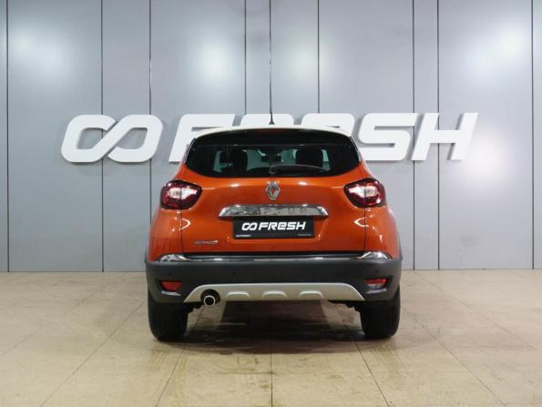 Renault Kaptur I с пробегом 2017 года, цена 1 419 000 рублей, 77742 км, внедорожник, Автокод Объявления