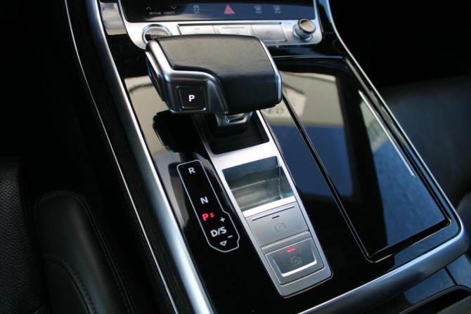 Audi Q8 I (4M) с пробегом 2021 года, цена 6 850 000 рублей, 118000 км, внедорожник, Автокод Объявления