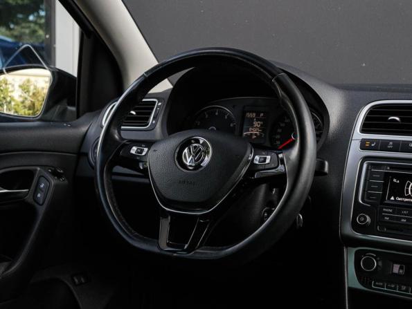 Volkswagen Polo V Рестайлинг с пробегом 2018 года, цена 1 749 000 рублей, 84023 км, седан, Автокод Объявления