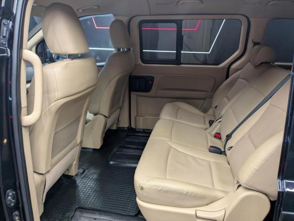 Hyundai H-1 II Рестайлинг 2 с пробегом 2021 года, цена 3 195 000 рублей, 141000 км, минивэн, Автокод Объявления