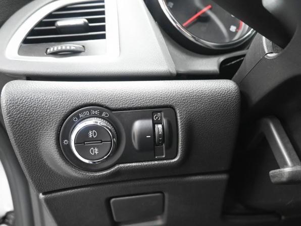 Opel Astra J Рестайлинг с пробегом 2013 года, цена 929 900 рублей, 187000 км, хэтчбек, Автокод Объявления