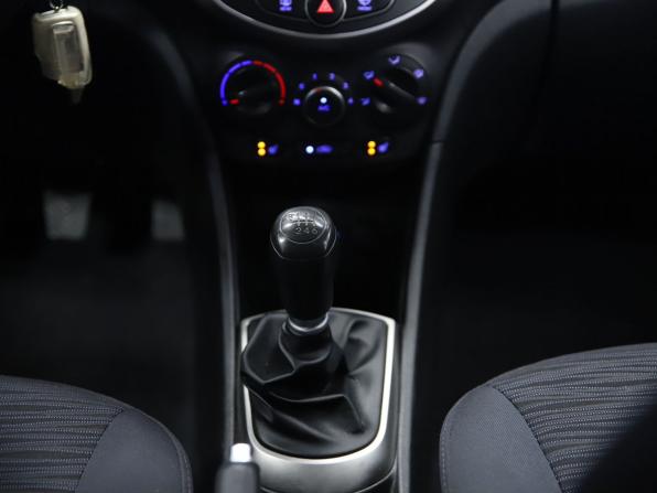Hyundai Solaris I Рестайлинг с пробегом 2015 года, цена 910 000 рублей, 142590 км, хэтчбек, Автокод Объявления