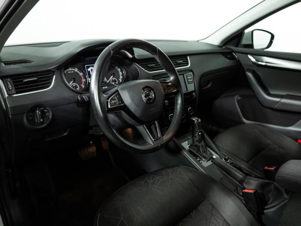 Skoda Octavia III (A7) Рестайлинг с пробегом 2018 года, цена 2 199 700 рублей, 44385 км, лифтбек, Автокод Объявления