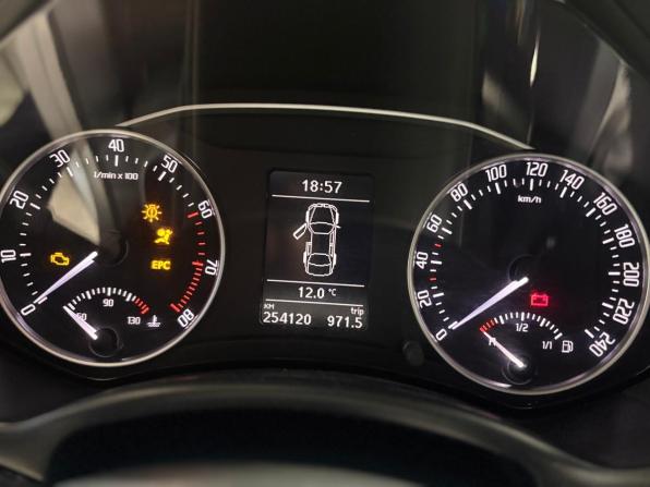 Skoda Octavia II (A5) Рестайлинг с пробегом 2013 года, цена 829 000 рублей, 254120 км, лифтбек, Автокод Объявления