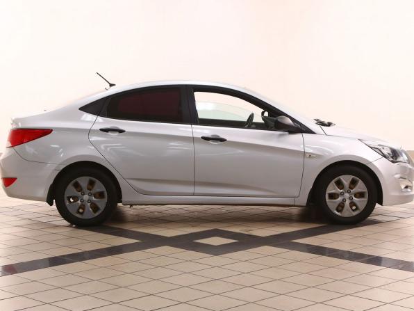 Hyundai Solaris I Рестайлинг с пробегом 2015 года, цена 825 000 рублей, 163000 км, седан, Автокод Объявления