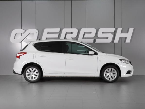 Nissan Tiida II с пробегом 2015 года, цена 1 098 000 рублей, 185117 км, хэтчбек, Автокод Объявления