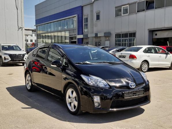 Toyota Prius III (XW30) с пробегом 2010 года, цена 896 000 рублей, 310459 км, лифтбек, Автокод Объявления