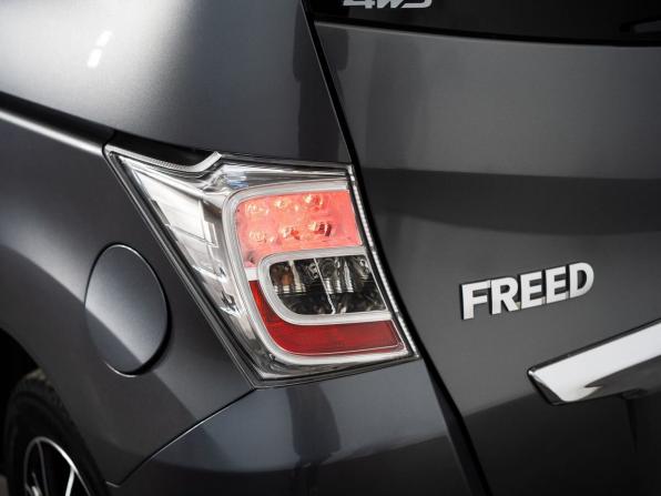 Honda Freed I Рестайлинг с пробегом 2011 года, цена 1 100 300 рублей, 159204 км, компактвэн, Автокод Объявления