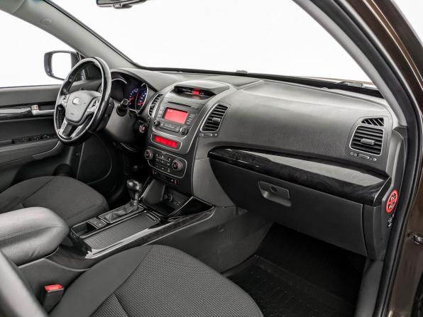 Kia Sorento II Рестайлинг с пробегом 2018 года, цена 1 750 000 рублей, 208000 км, внедорожник, Автокод Объявления