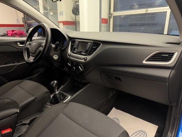 Hyundai Solaris II с пробегом 2017 года, цена 1 069 900 рублей, 163220 км, седан, Автокод Объявления