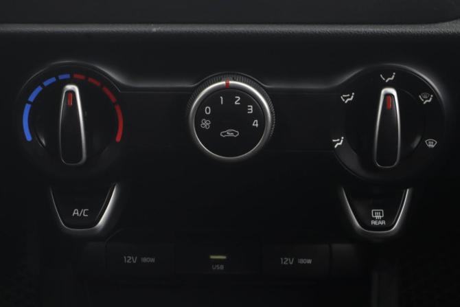 Kia Rio IV Рестайлинг с пробегом 2021 года, цена 1 229 000 рублей, 171000 км, седан, Автокод Объявления