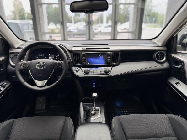 Toyota RAV4 IV (XA40) Рестайлинг с пробегом 2017 года, цена 2 125 000 рублей, 140863 км, внедорожник, Автокод Объявления