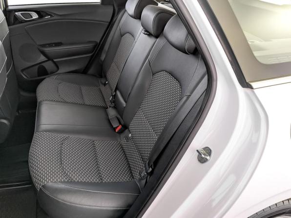 Kia Ceed III Рестайлинг с пробегом 2021 года, цена 2 100 000 рублей, 80578 км, универсал, Автокод Объявления