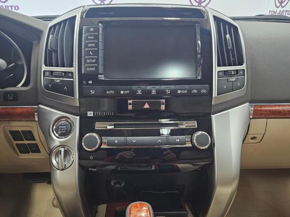 Toyota Land Cruiser 200 Series Рестайлинг 1 с пробегом 2014 года, цена 3 655 000 рублей, 193018 км, внедорожник, Автокод Объявления