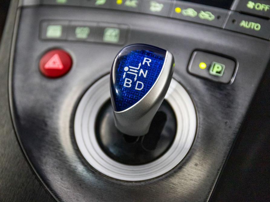 Toyota Prius III Рестайлинг (XW30) Иркутск  - изображение 16